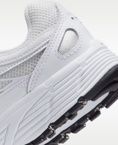 รองเท้าวิ่ง Nike สำหรับผู้หญิง รุ่น P6000 NOKND
