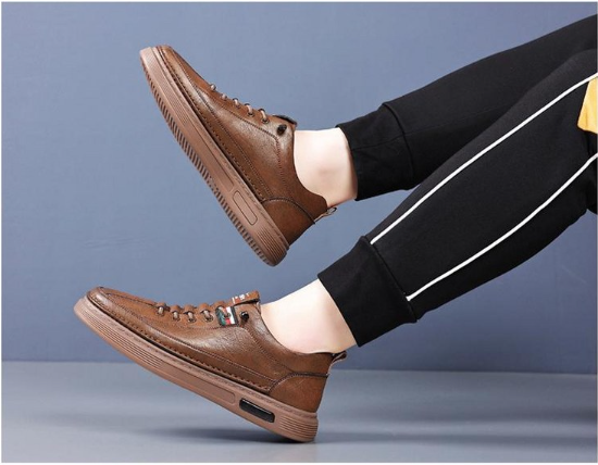 รองเท้าผ้าใบแคชชวลสำหรับผู้ชาย Ronew รุ่น Brilliant Cowhide