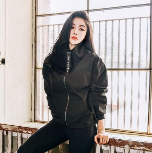 เสื้อแจ็คเก็ตซิปหน้าพรีเมียมสำหรับผู้หญิงจาก Jangsabu