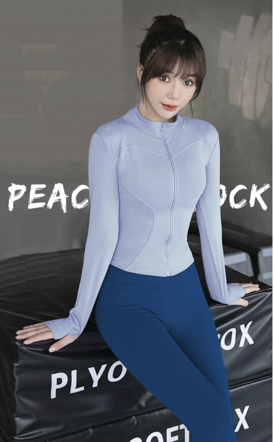 ชุดโยคะและพิลาทิส 3 ชิ้น จาก Master Jang ประกอบด้วย เลกกิ้ง + ซิป + เสื้อชั้นใน