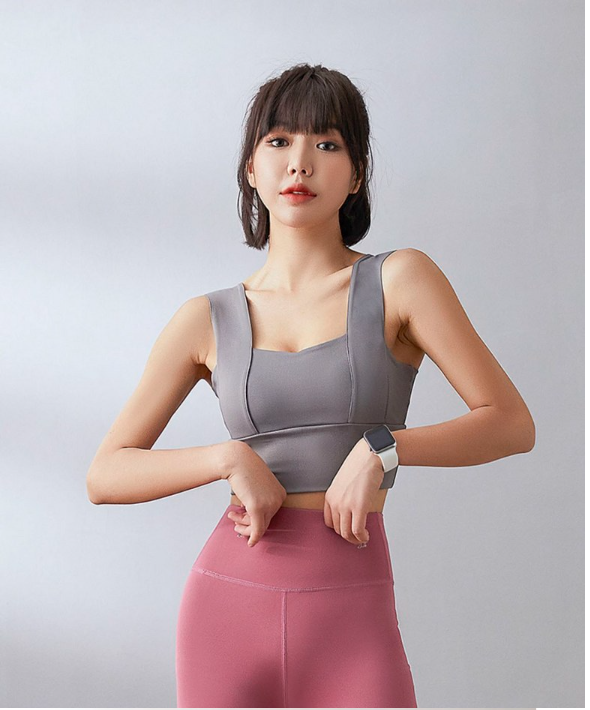 ชุดโยคะและพิลาทิส 3 ชิ้น จาก Master Jang ประกอบด้วย เลกกิ้ง + ซิป + เสื้อชั้นใน