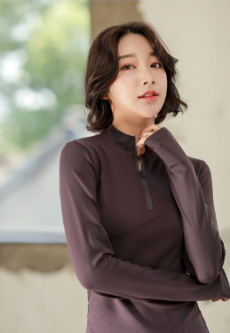 เสื้อแขนยาวครึ่งซิปสำหรับฝึกซ้อมของผู้หญิงจาก Fianist