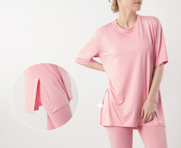 เสื้อยืดแขนสั้นผ่าข้างทรงโอเวอร์ไซส์สำหรับผู้หญิง Armedes รุ่น AR-239 ทำจากผ้าพีชทัช