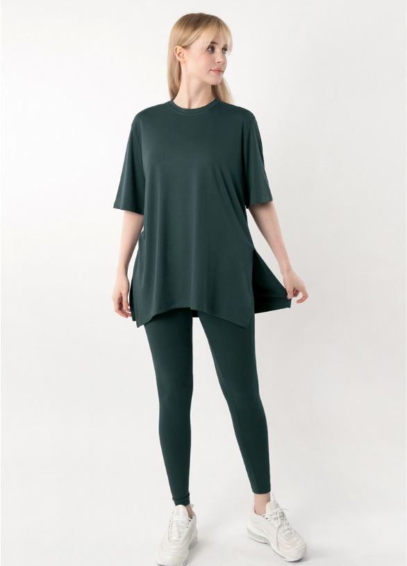 เสื้อยืดแขนสั้นผ่าข้างทรงโอเวอร์ไซส์สำหรับผู้หญิง Armedes รุ่น AR-239 ทำจากผ้าพีชทัช