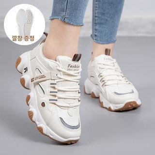 รองเท้าผ้าใบผู้หญิง Aesero สวมใส่สบาย เพิ่มความสูง 4.5 ซม. ทรงตัวดี พื้นรองเท้าบุด้วยวัสดุนุ่ม สวมใส่สบายแม้เดินไกล
